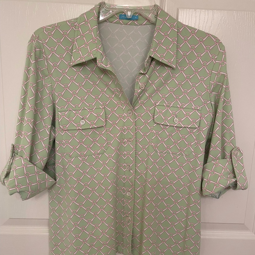 J Mclaughlin green chainlink short sleeve button up top medium